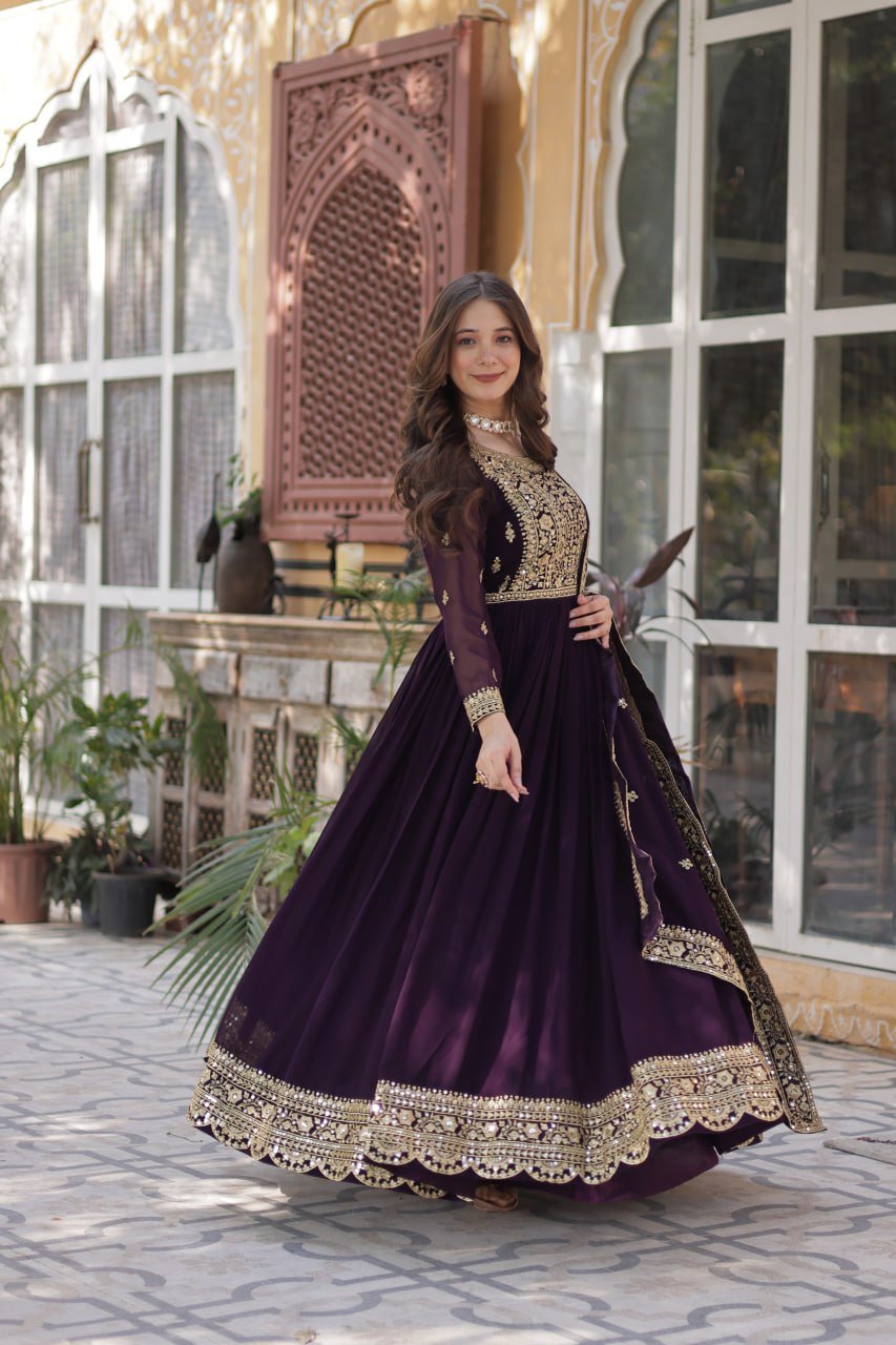 ELEGANT FAUX BLOOMING GOWN WITH ZARI & SEQUINS EMBROIDERY