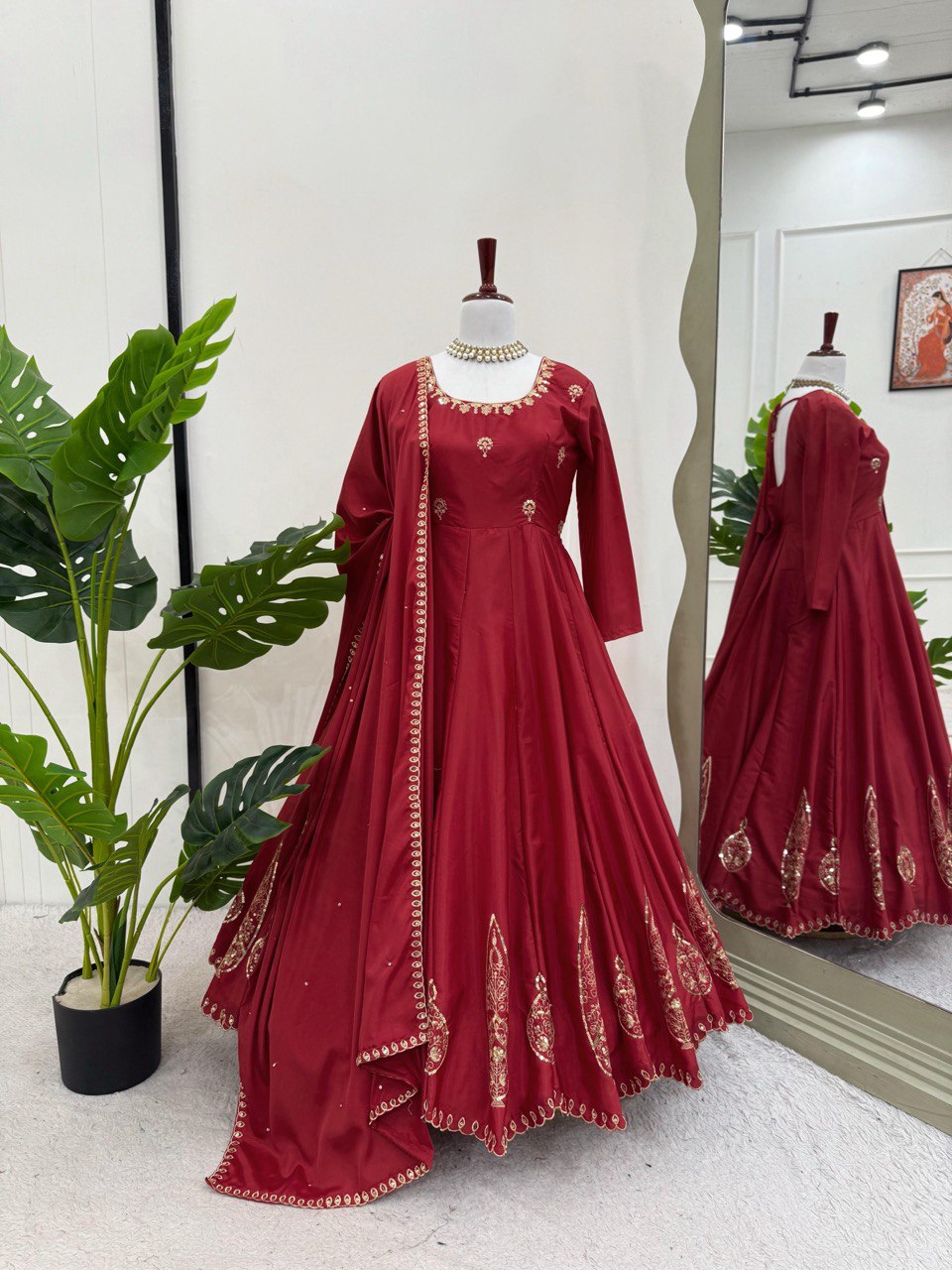 GRACEFUL DESIGNER ANARKALI SET IN NATURAL CREPE WITH THREAD & SEQUIN WORK