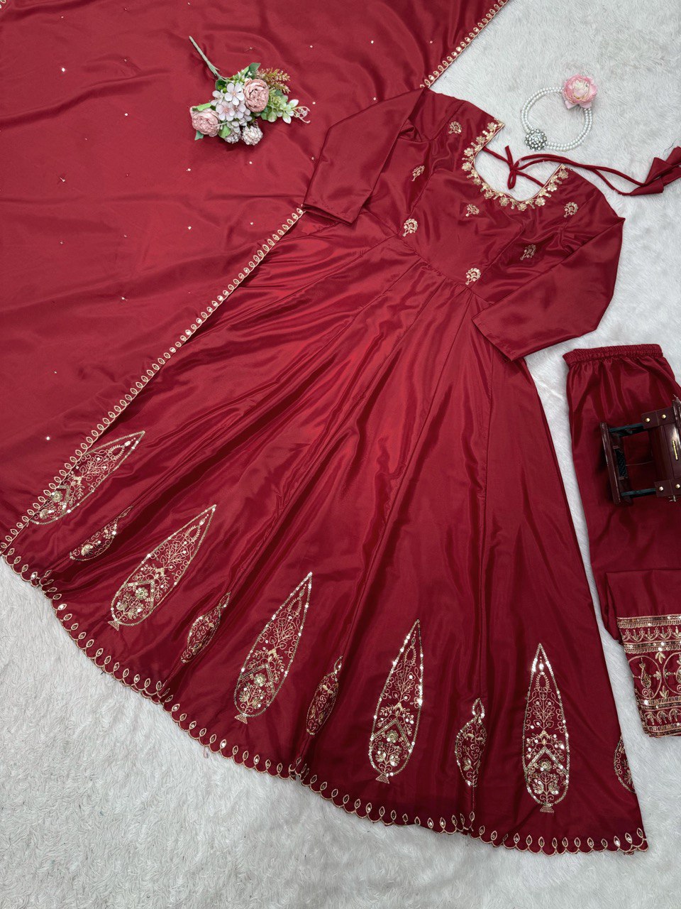 GRACEFUL DESIGNER ANARKALI SET IN NATURAL CREPE WITH THREAD & SEQUIN WORK