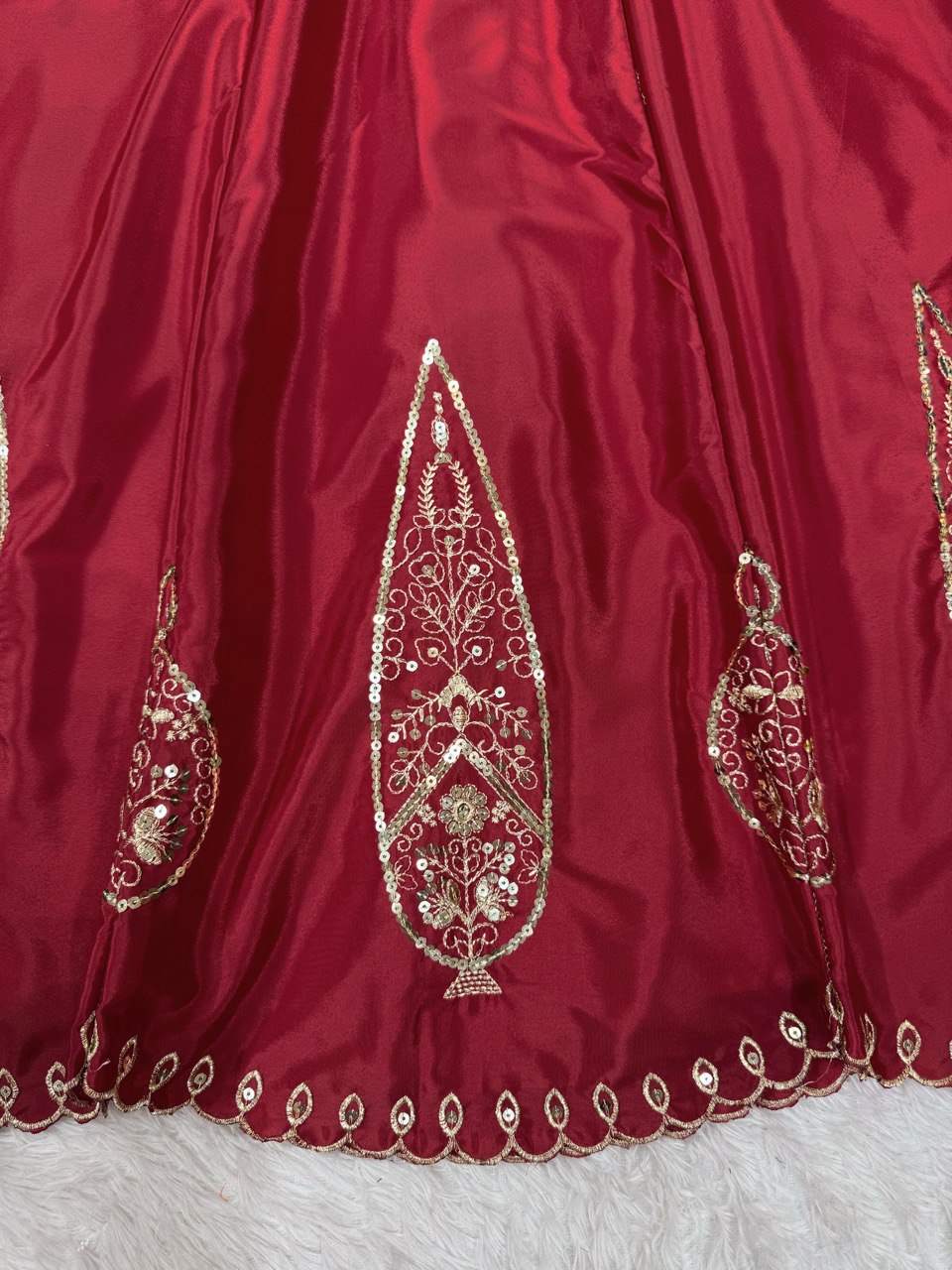 GRACEFUL DESIGNER ANARKALI SET IN NATURAL CREPE WITH THREAD & SEQUIN WORK