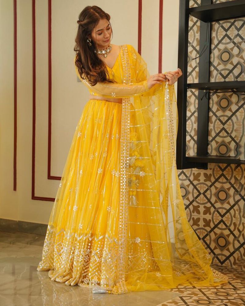 PREMIUM HEAVY BUTTERFLY NET LEHNGA CHOLI WITH 9MM SEQUENCE AND ZARI EMBROIDERY