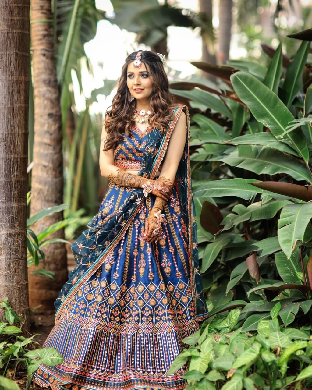 ELEGANT CHINON LEHENGA CHOLI SET WITH INTRICATE SEQUINS & JARI EMBROIDERY