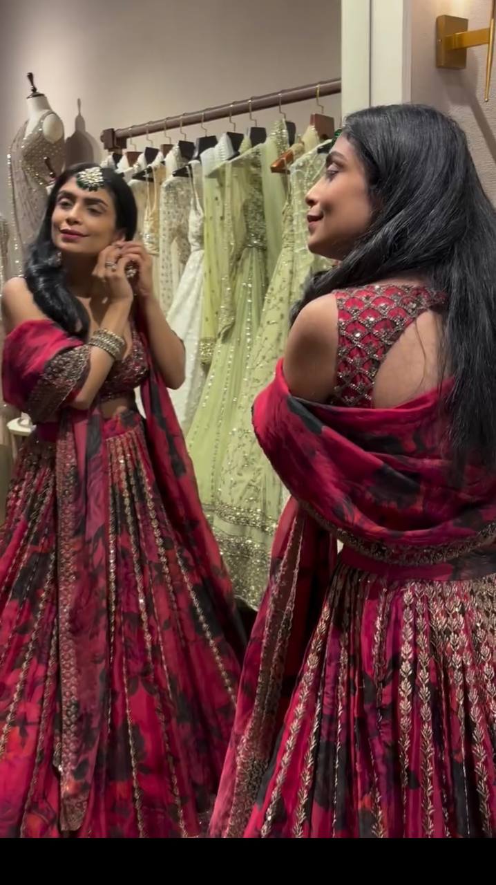 ELEGANT DESIGNER LEHENGA SET