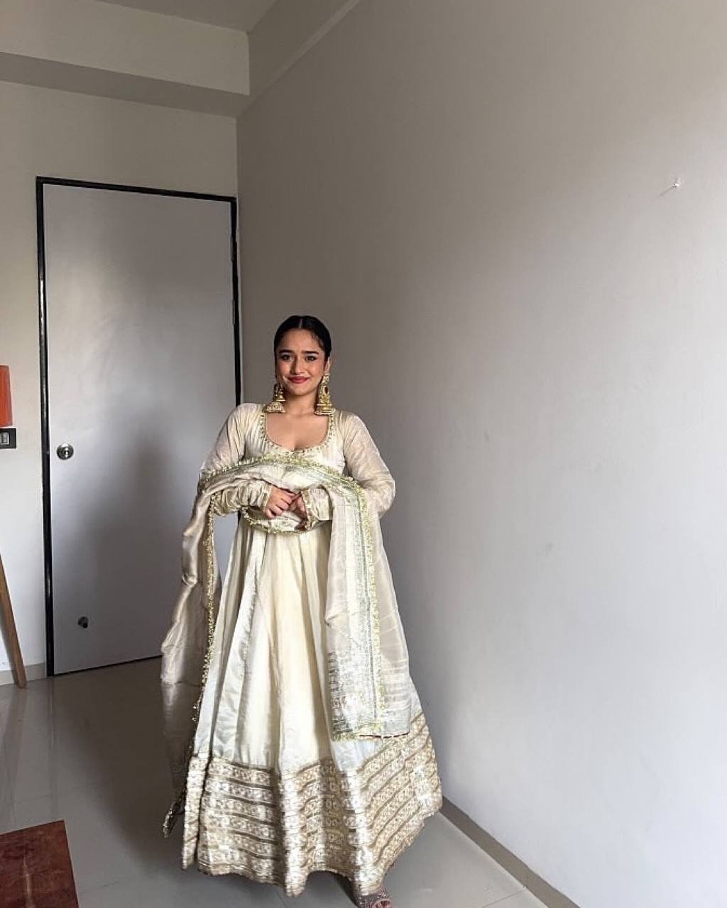 ELEGANT DESIGNER THREE-PIECE SET