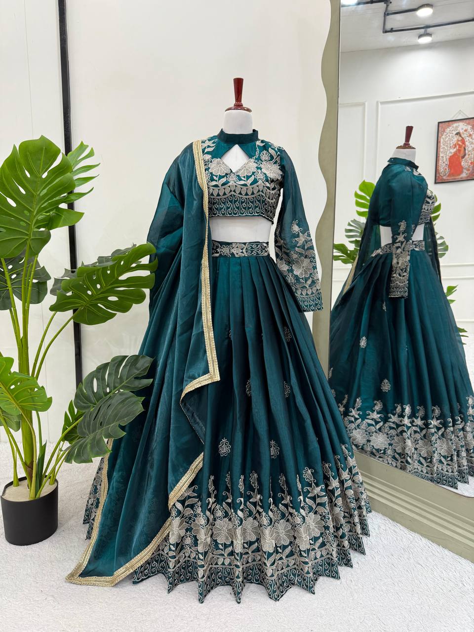 ELEGANT DESIGNER LEHENGA SET