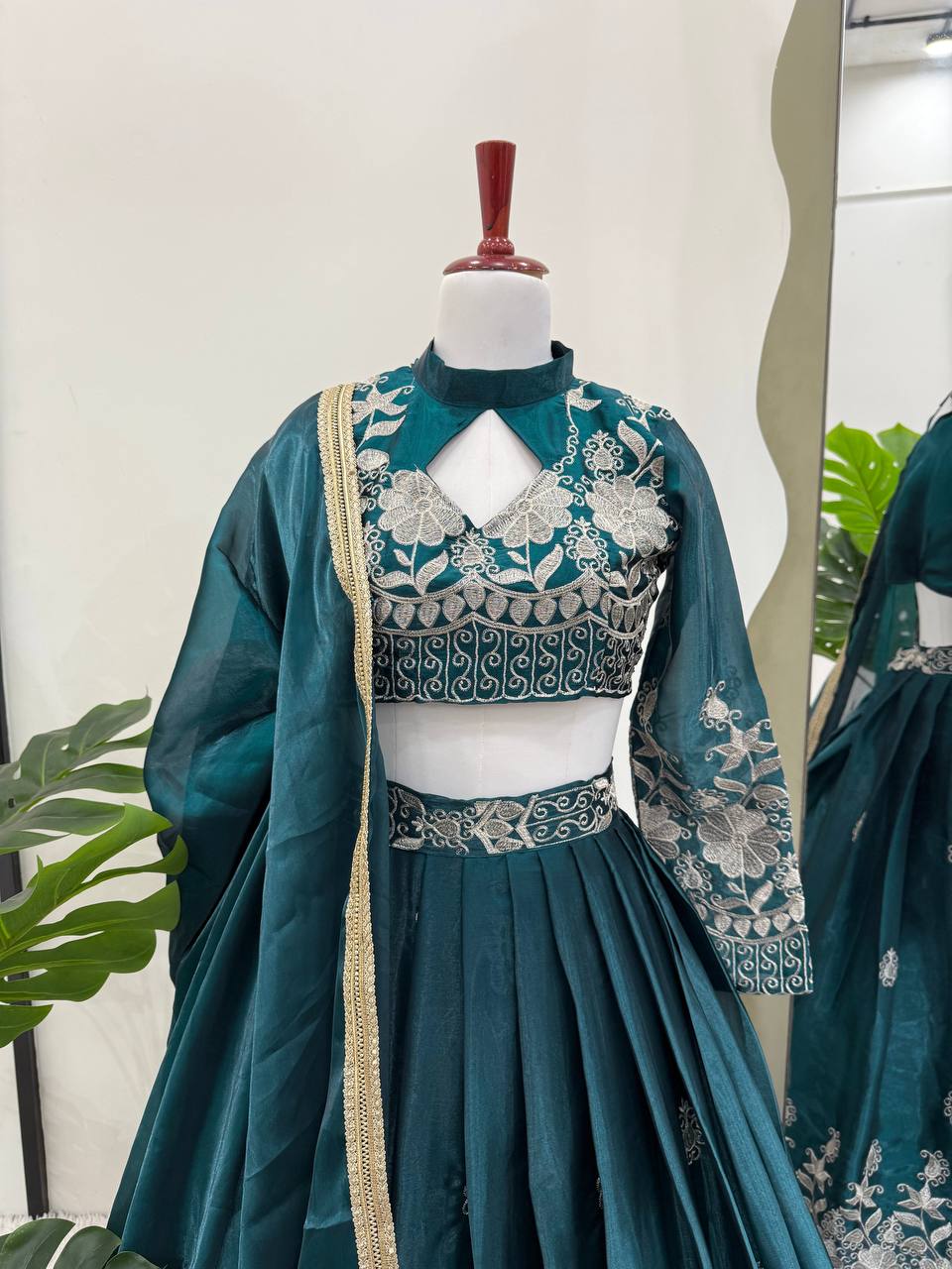 ELEGANT DESIGNER LEHENGA SET