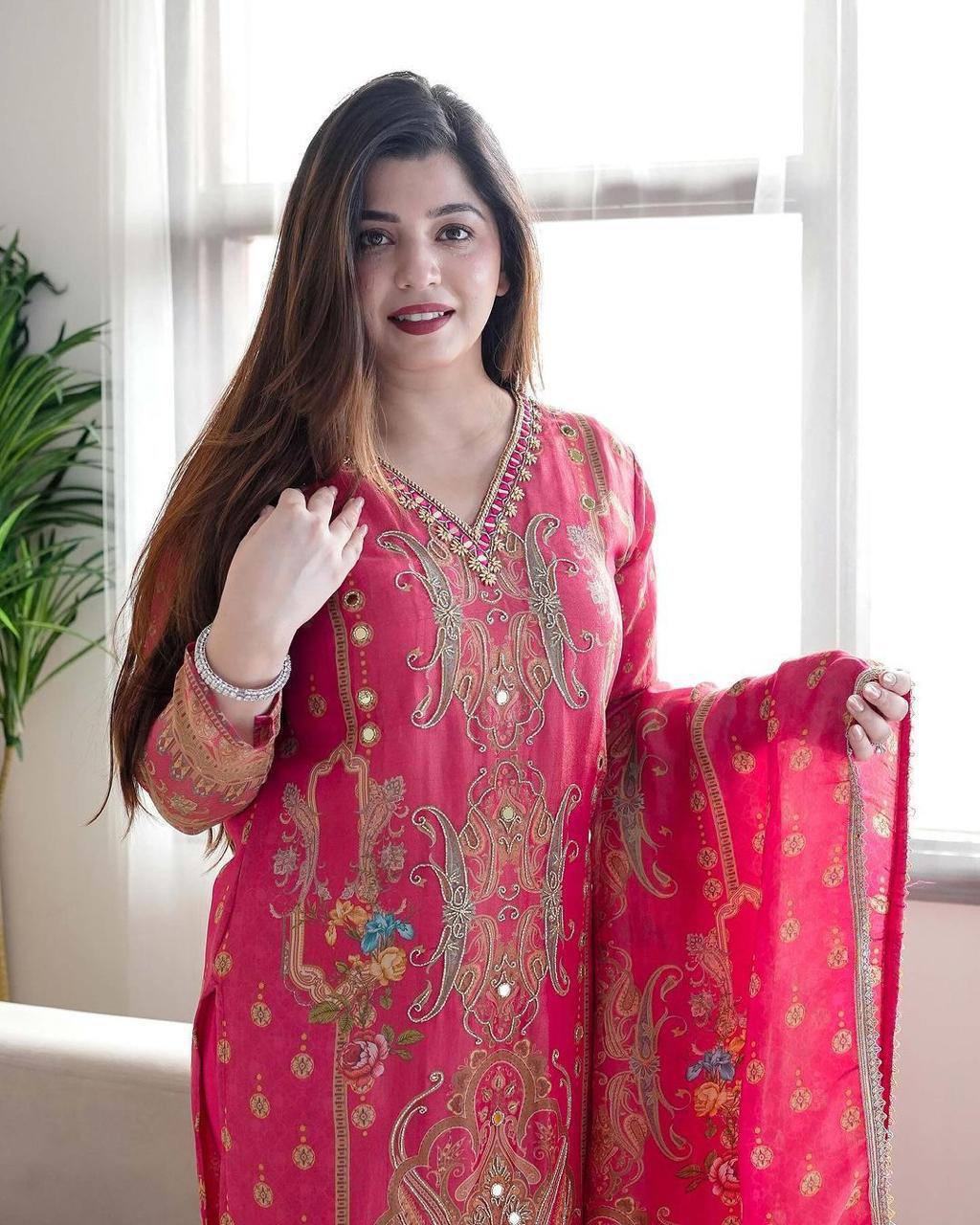 NEW ARRIVAL – 3-PIECE DESIGNER SUIT SET