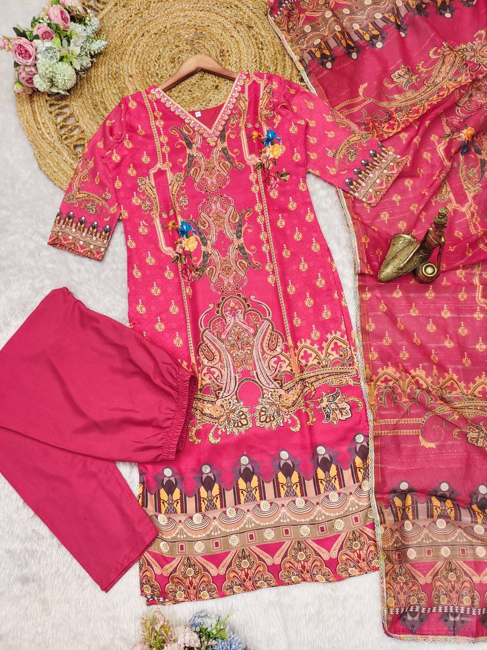 NEW ARRIVAL – 3-PIECE DESIGNER SUIT SET