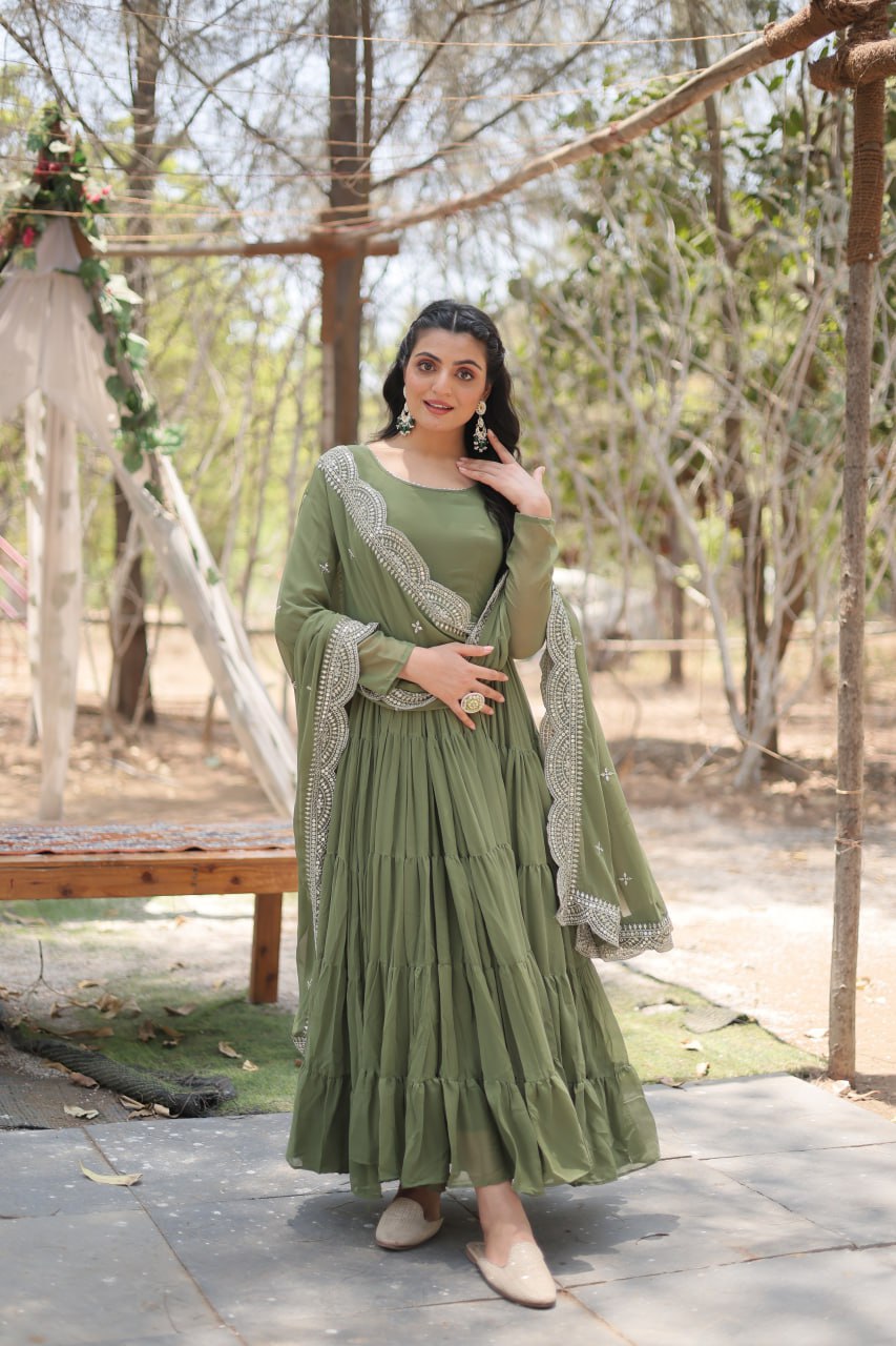 DESIRABLE WOMEN'S FULLY FLAIRED GOWN