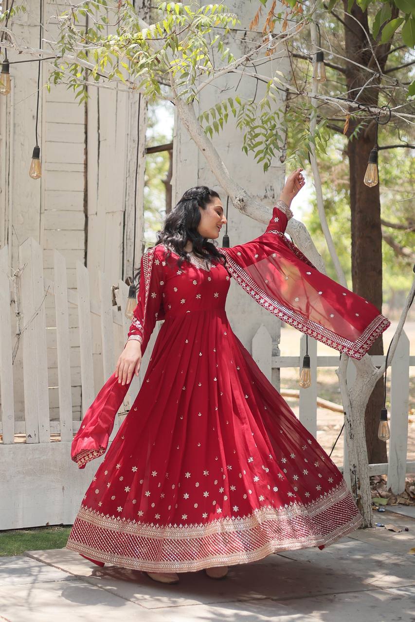 EXQUISITE DESIGNER ANARKALI SUIT