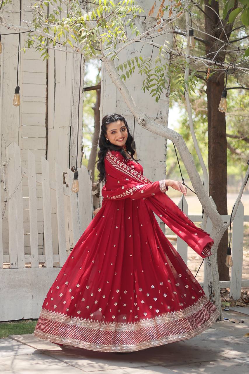 EXQUISITE DESIGNER ANARKALI SUIT