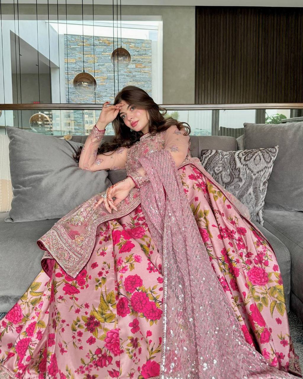 LUXURIOUS BUTTERFLY NET & AMERICAN SILK GOWN SET