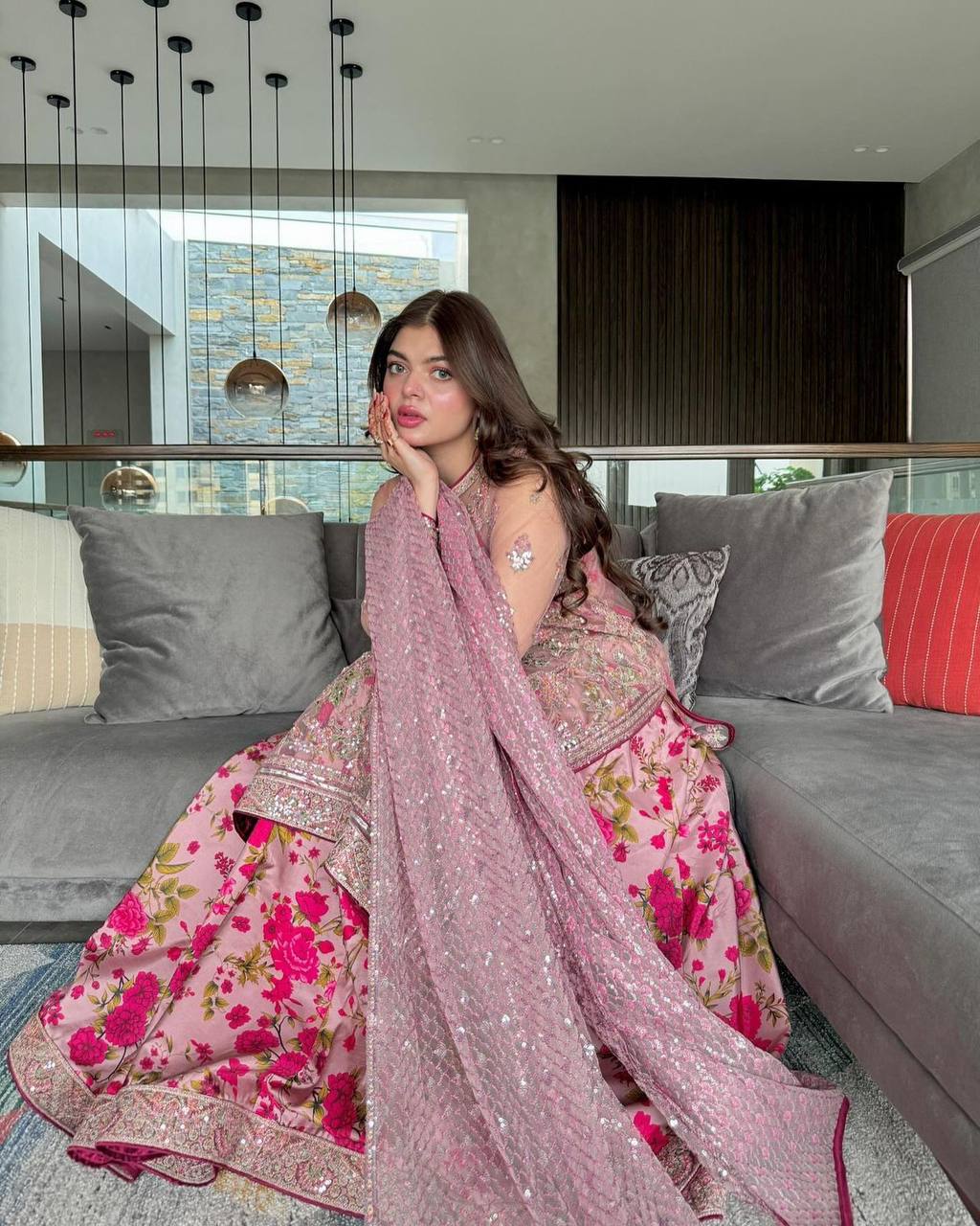 LUXURIOUS BUTTERFLY NET & AMERICAN SILK GOWN SET