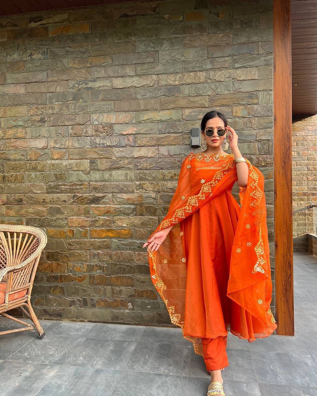 ELEGANT COIN LACE BORDER OUTFIT