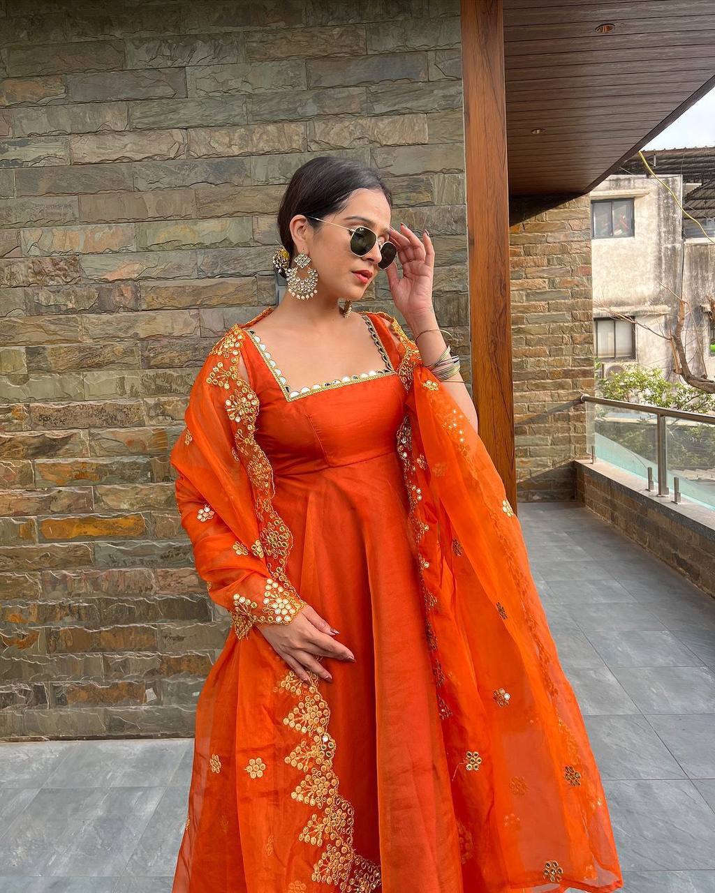 ELEGANT COIN LACE BORDER OUTFIT