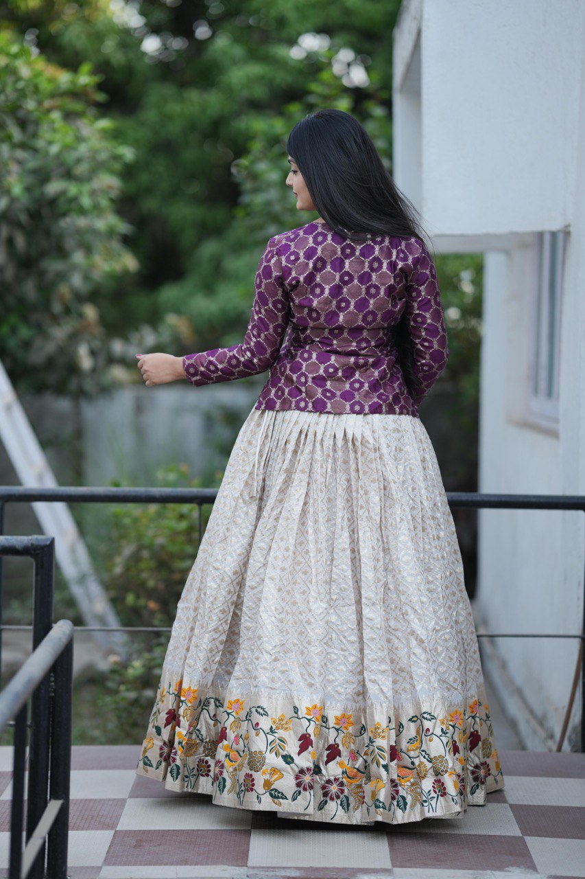 ELEVATE YOUR STYLE WITH OUR ETHNIC SILK CORDSET – TRADITIONAL JACQUARD PAITHANI LEHENGA WITH ZARI WOVEN KOTI