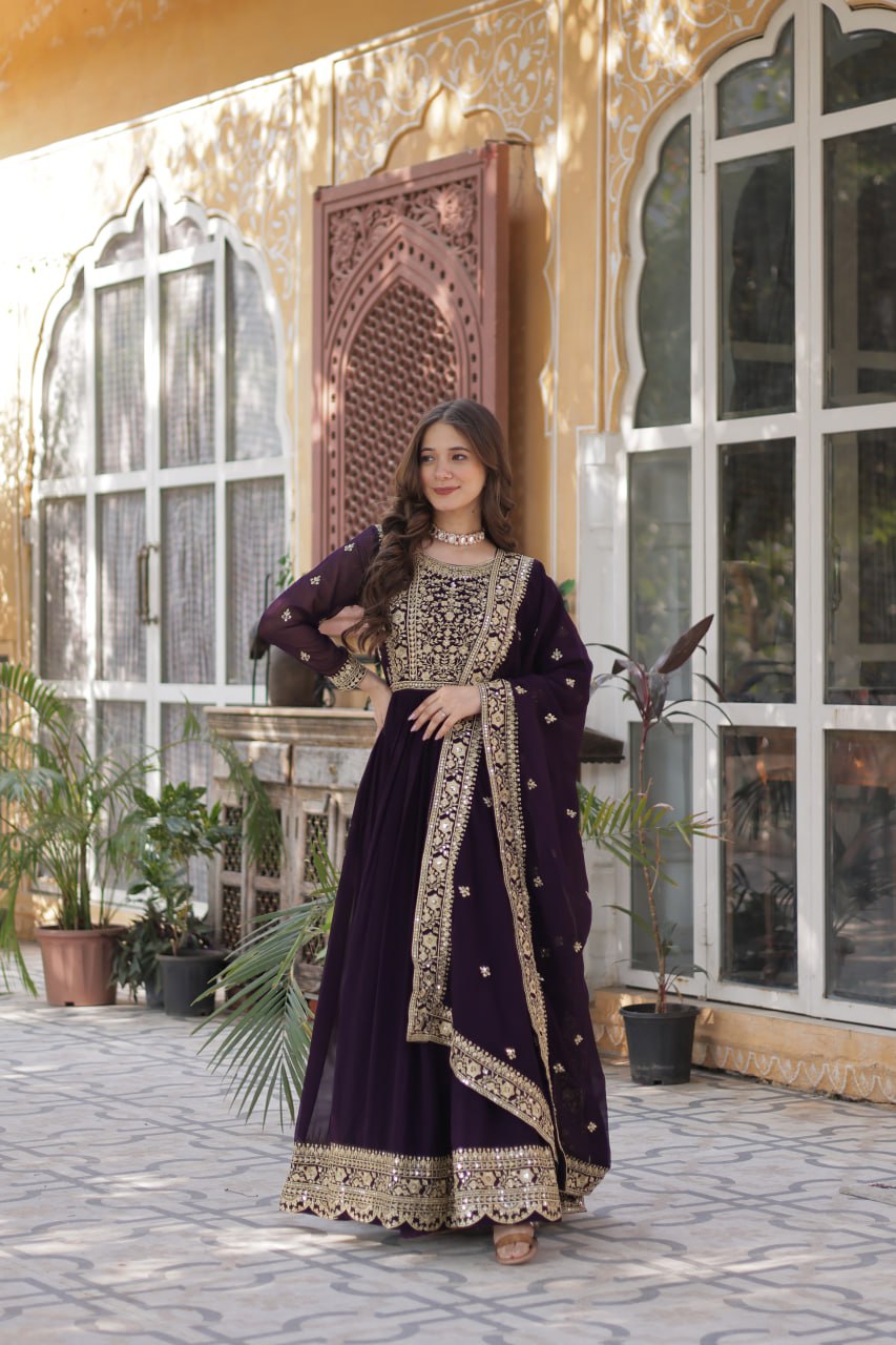 ELEGANT FAUX BLOOMING GOWN WITH ZARI & SEQUINS EMBROIDERY