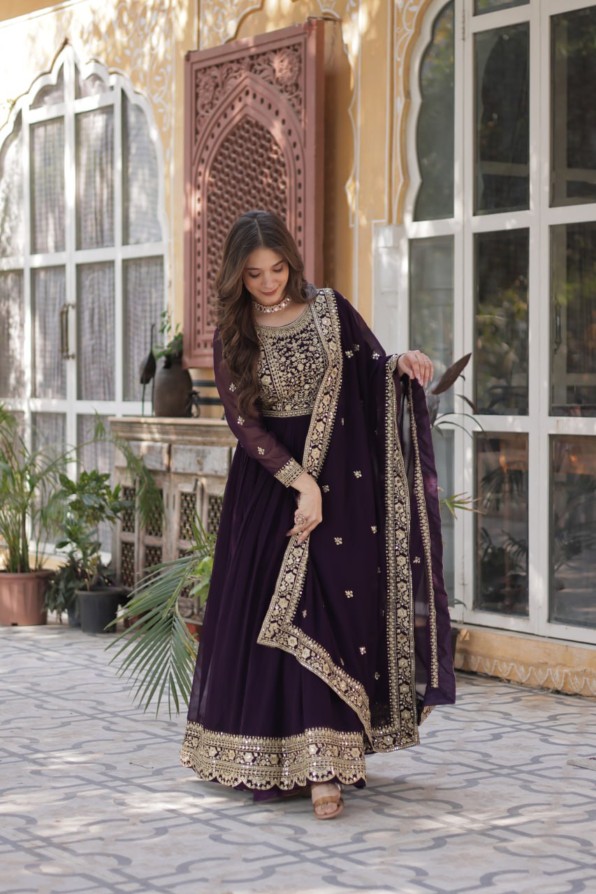 ELEGANT FAUX BLOOMING GOWN WITH ZARI & SEQUINS EMBROIDERY