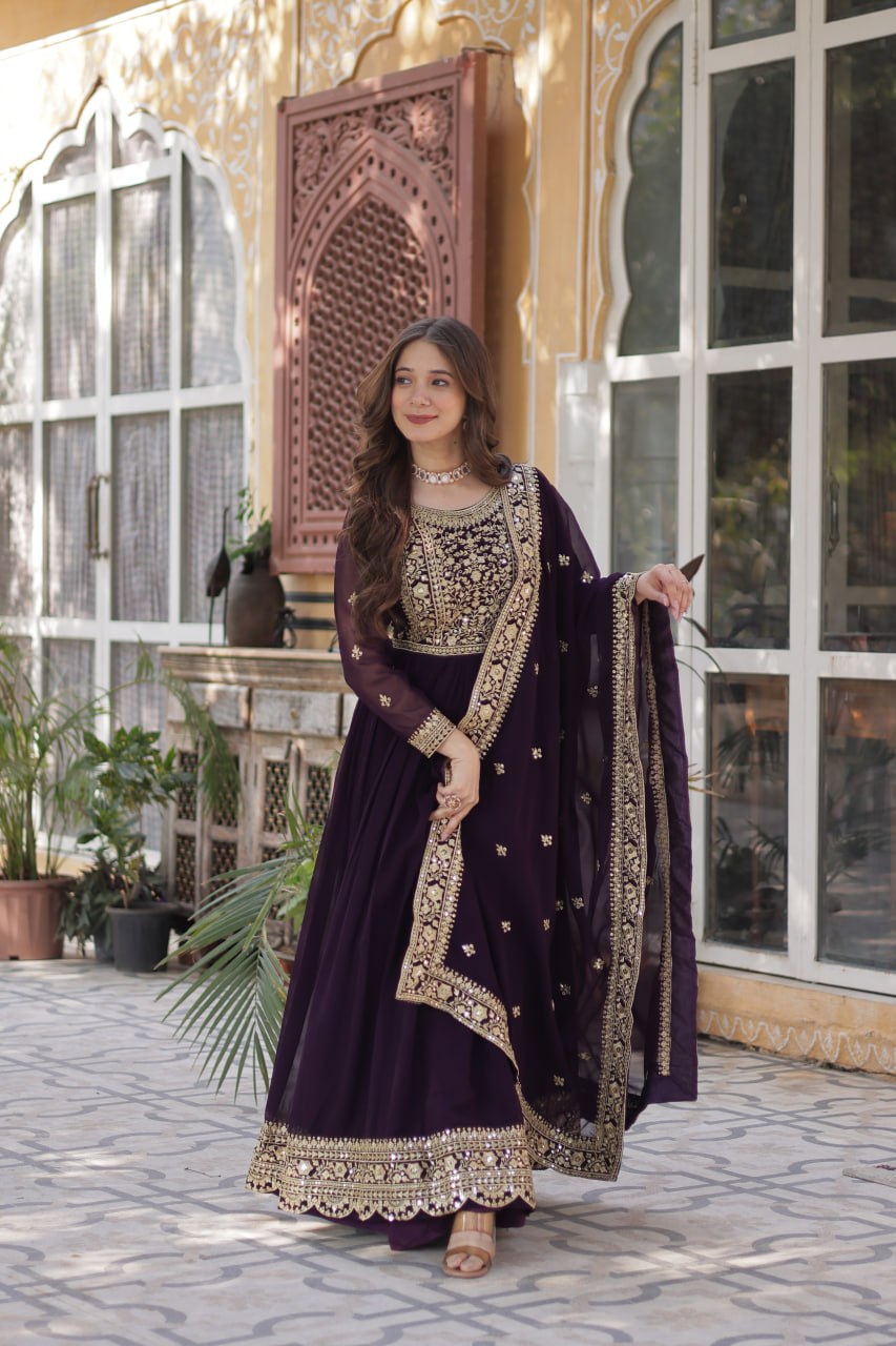ELEGANT FAUX BLOOMING GOWN WITH ZARI & SEQUINS EMBROIDERY
