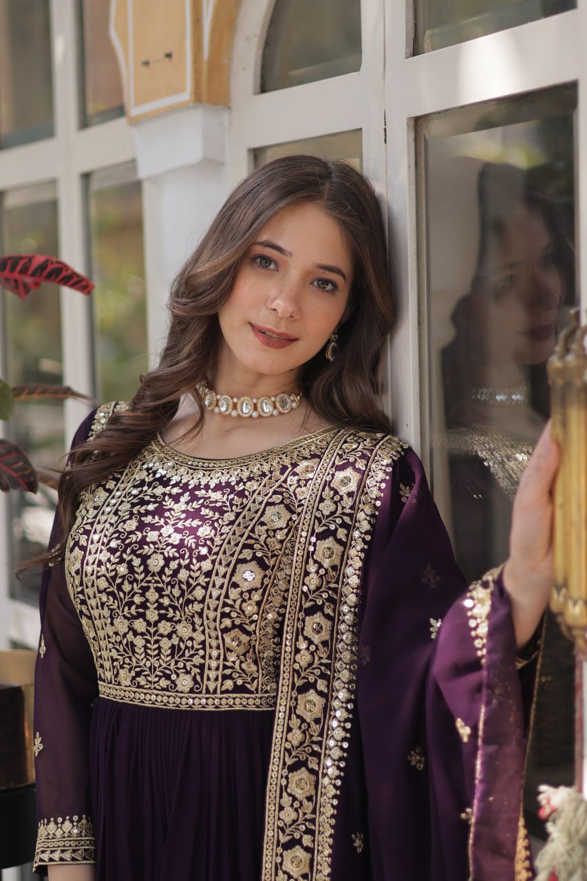 ELEGANT FAUX BLOOMING GOWN WITH ZARI & SEQUINS EMBROIDERY