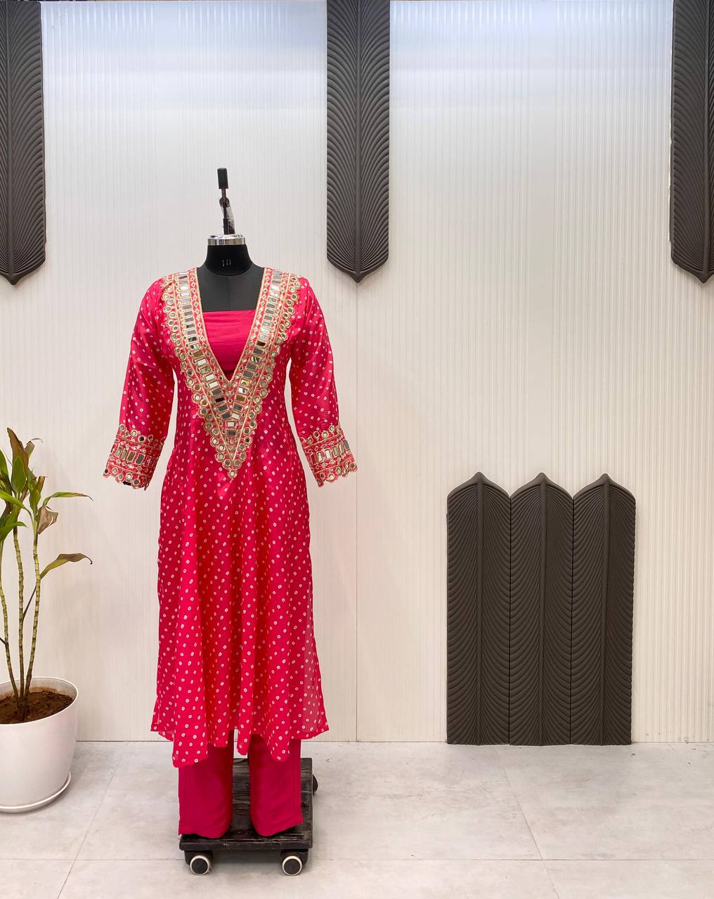 NEW TRENDY THREE-PIECE READY-TO-WEAR KURTA PANT SET WITH TUBE BLOUSE