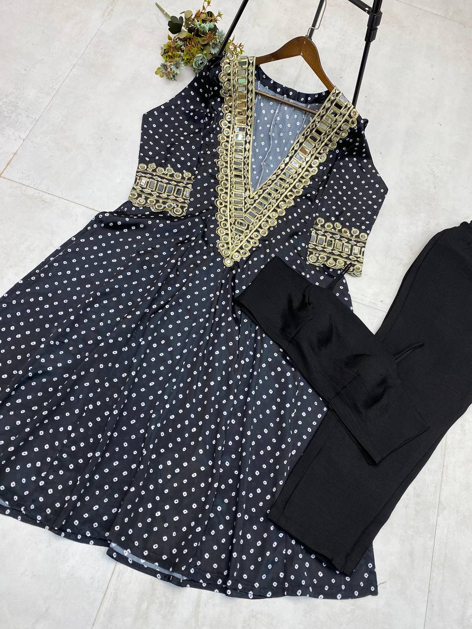 NEW TRENDY THREE-PIECE READY-TO-WEAR KURTA PANT SET WITH TUBE BLOUSE