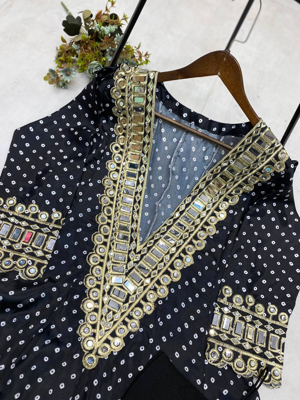 NEW TRENDY THREE-PIECE READY-TO-WEAR KURTA PANT SET WITH TUBE BLOUSE