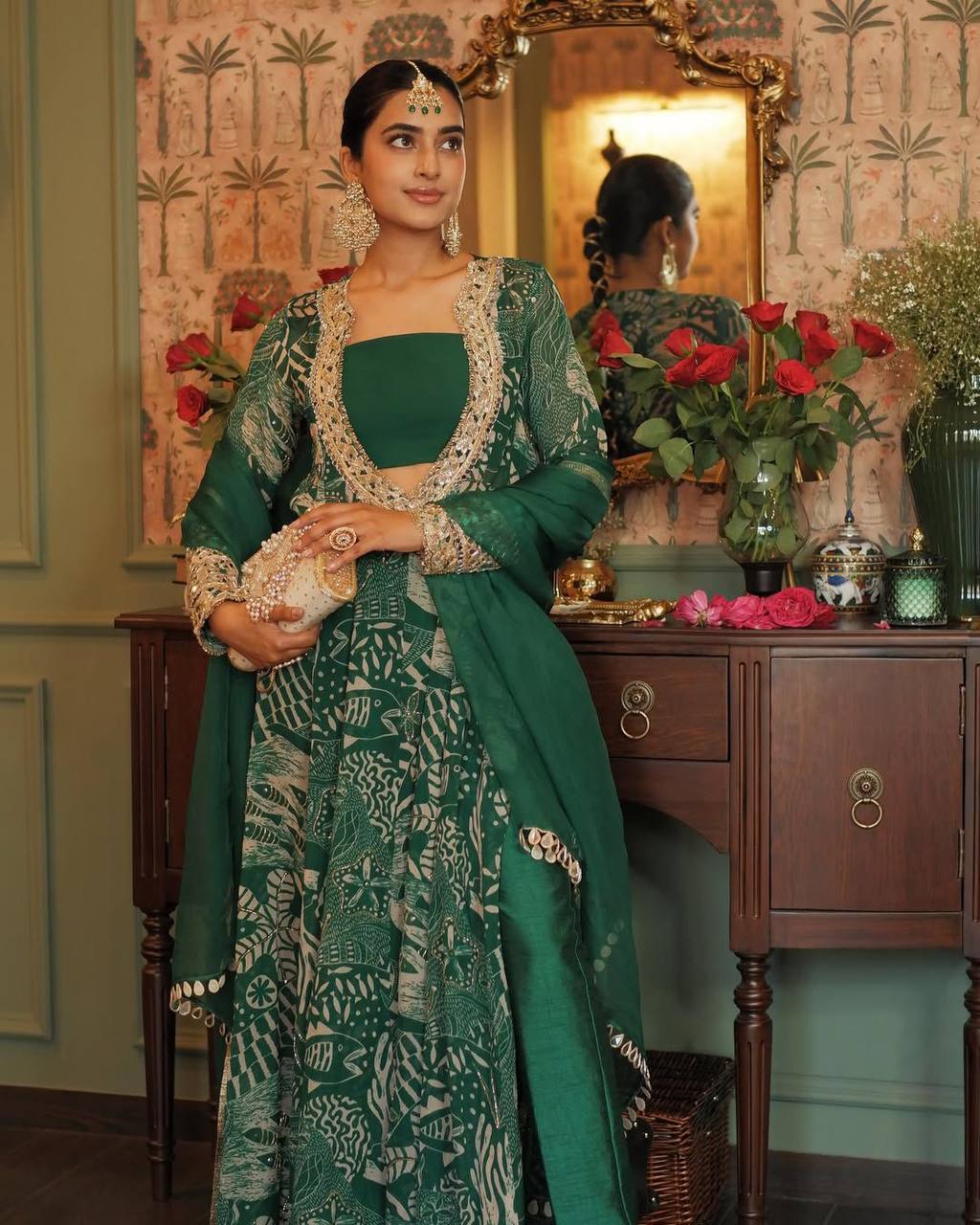 NEW TRENDY FOUR-PIECE INDO-WESTERN SET – TOP, BOTTOM, BLOUSE & DUPATTA