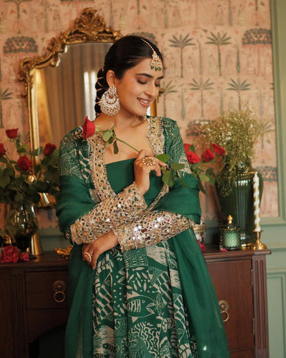 NEW TRENDY FOUR-PIECE INDO-WESTERN SET – TOP, BOTTOM, BLOUSE & DUPATTA
