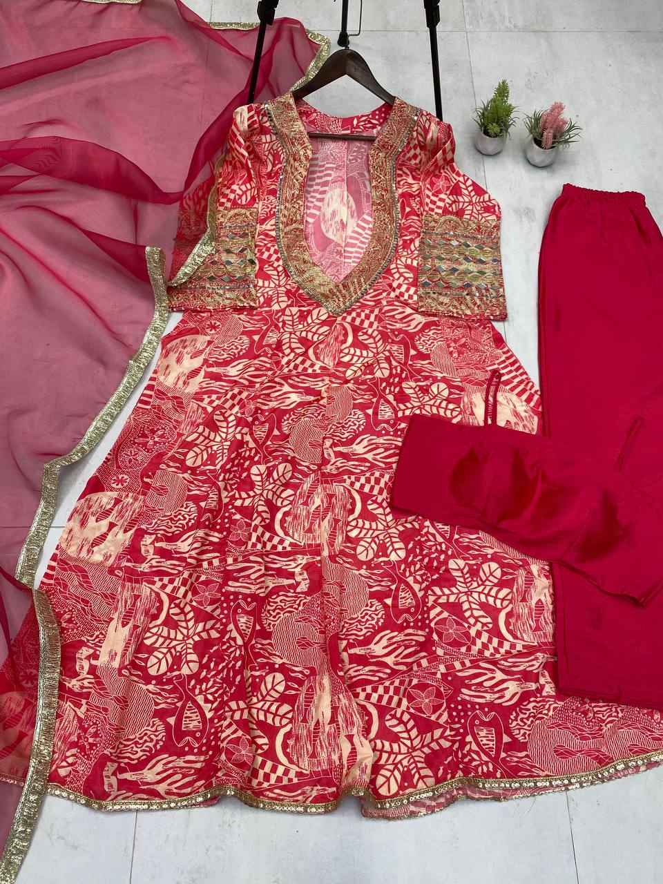 NEW TRENDY FOUR-PIECE INDO-WESTERN SET – TOP, BOTTOM, BLOUSE & DUPATTA
