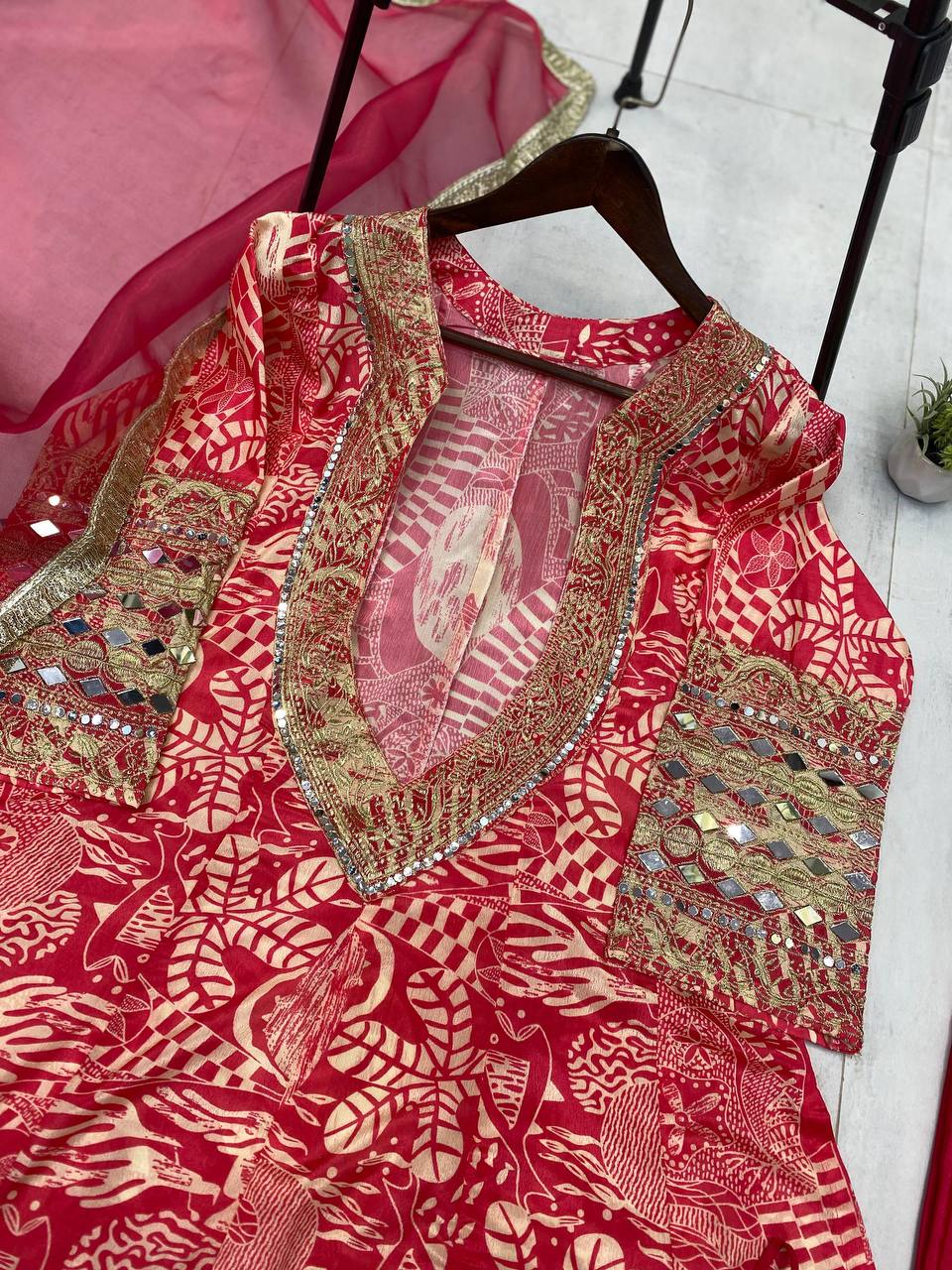 NEW TRENDY FOUR-PIECE INDO-WESTERN SET – TOP, BOTTOM, BLOUSE & DUPATTA