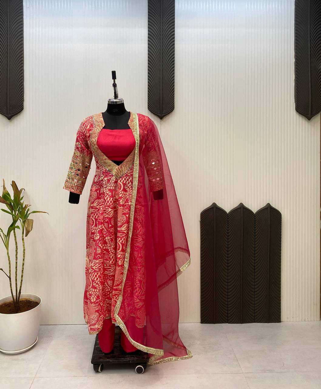 NEW TRENDY FOUR-PIECE INDO-WESTERN SET – TOP, BOTTOM, BLOUSE & DUPATTA