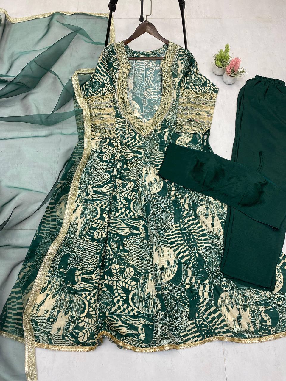 NEW TRENDY FOUR-PIECE INDO-WESTERN SET – TOP, BOTTOM, BLOUSE & DUPATTA