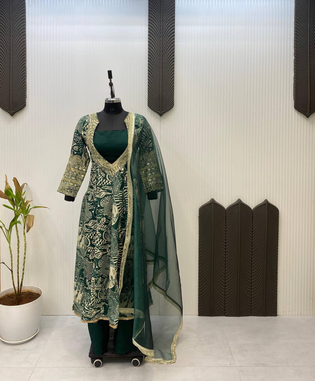 NEW TRENDY FOUR-PIECE INDO-WESTERN SET – TOP, BOTTOM, BLOUSE & DUPATTA