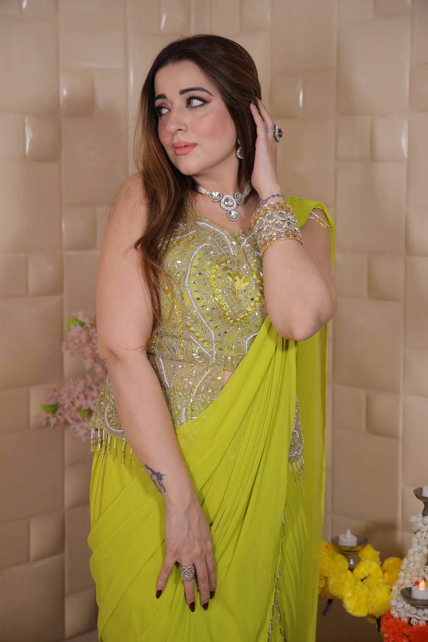 NEW READY-TO-WEAR LEHENGA SAREE WITH SLEEVELESS BLOUSE – CORDING SEQUENCE EMBROIDERY