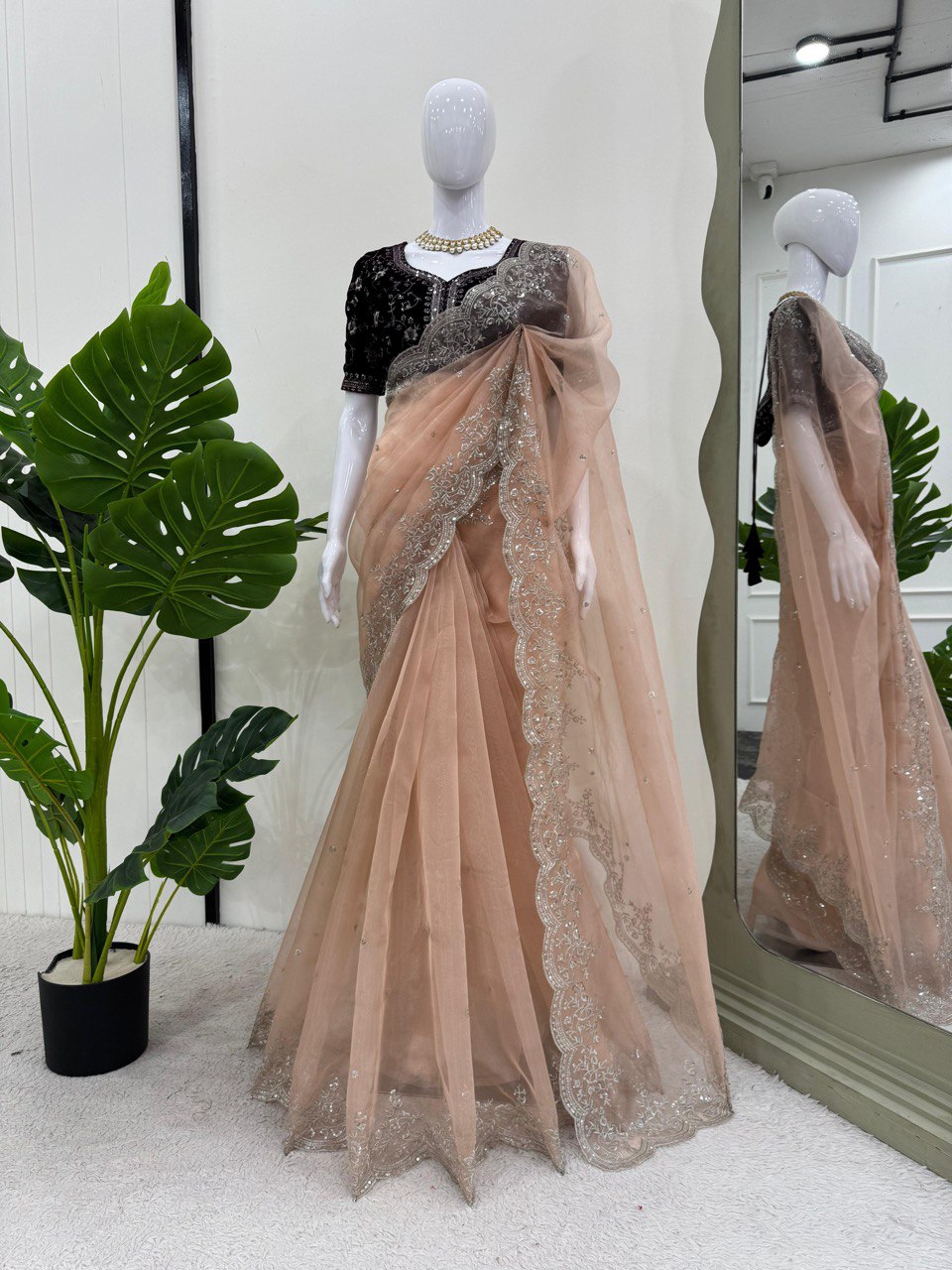 ELEGANT DESIGNER SAREE IN HEAVY ORGANZA SILK WITH VELVET BLOUSE