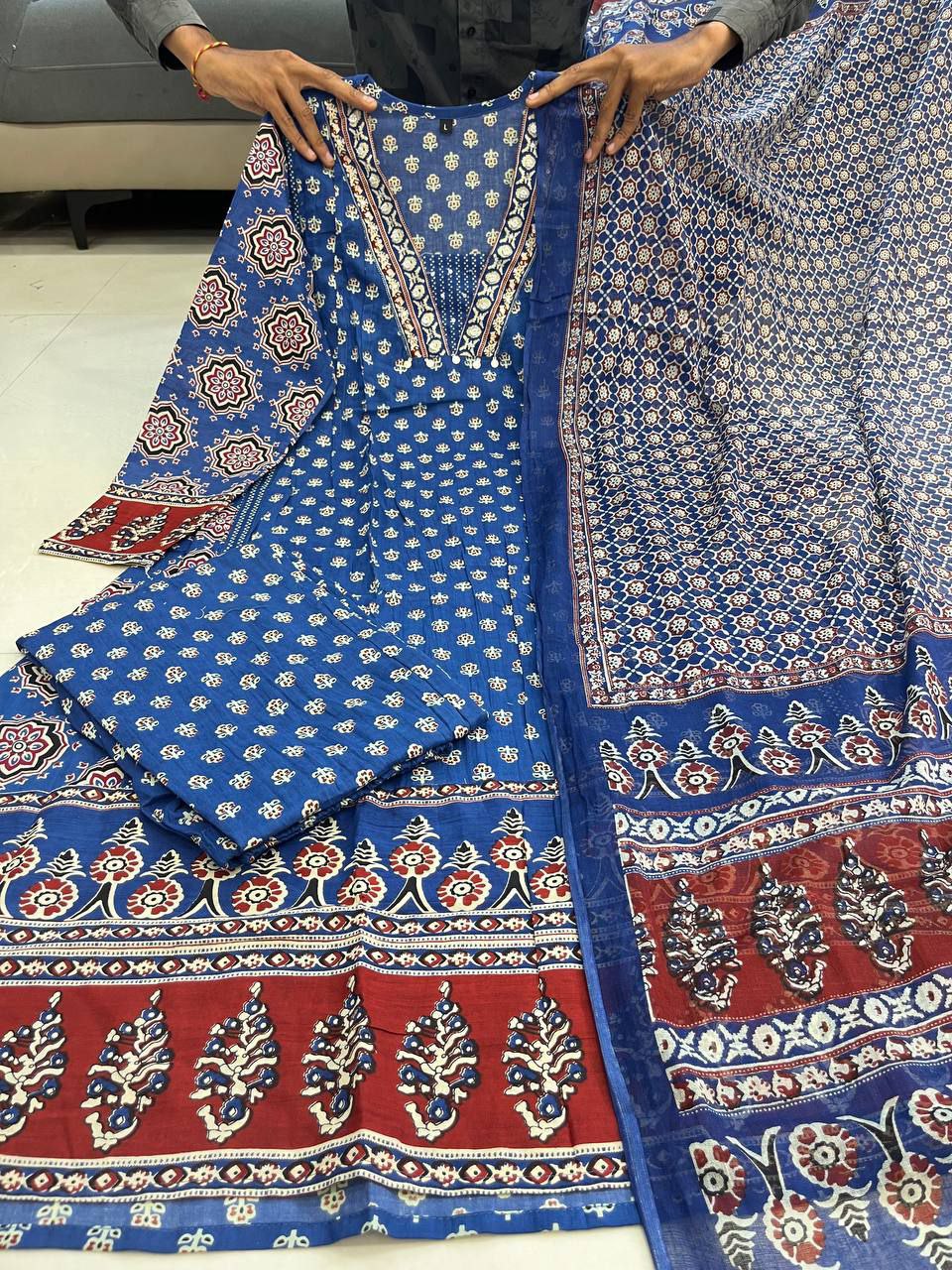 PREMIUM MAL COTTON KURTI PLAZO DUPATTA SET WITH HANDWORK NECK DETAILING