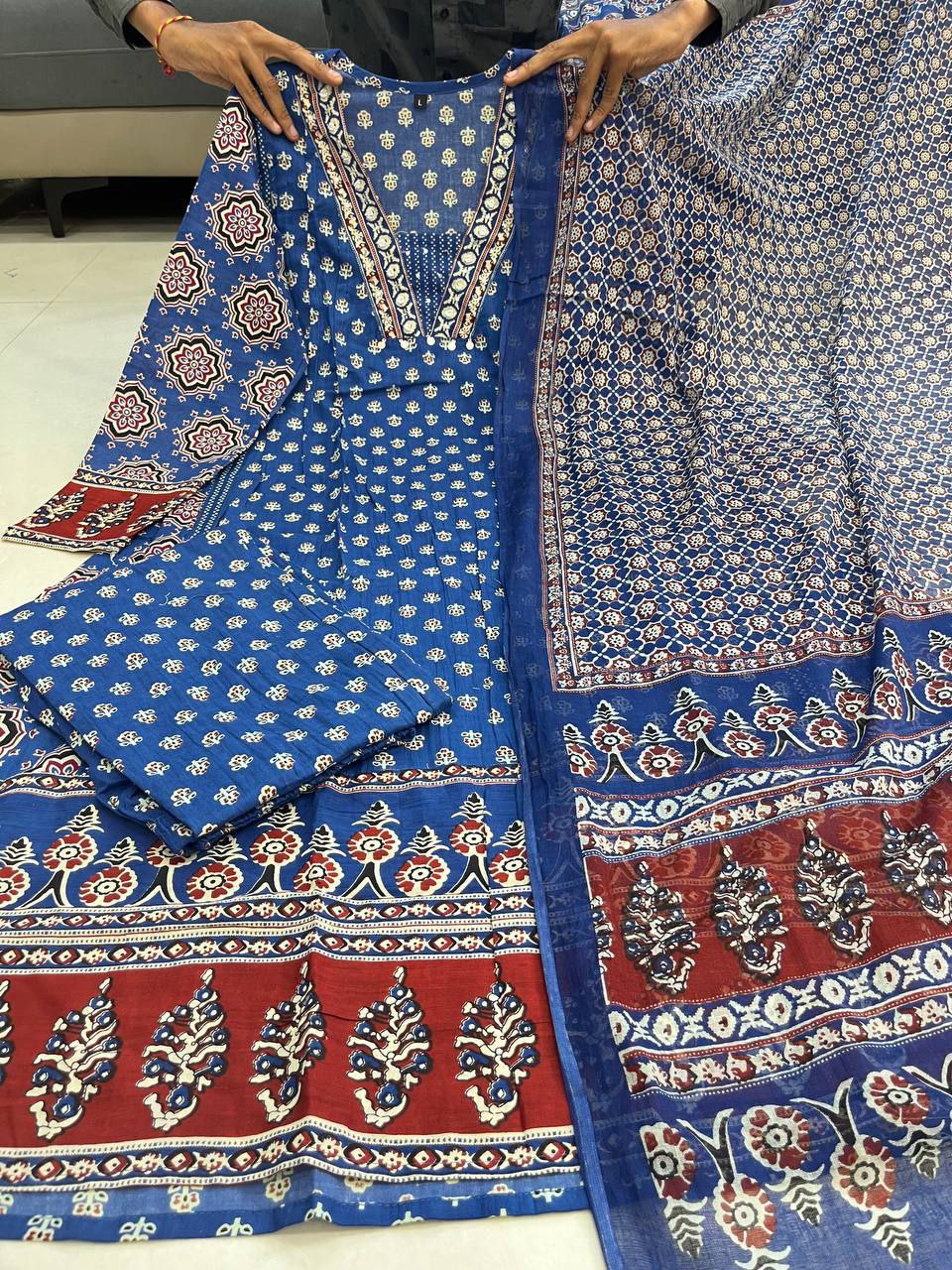 PREMIUM MAL COTTON KURTI PLAZO DUPATTA SET WITH HANDWORK NECK DETAILING