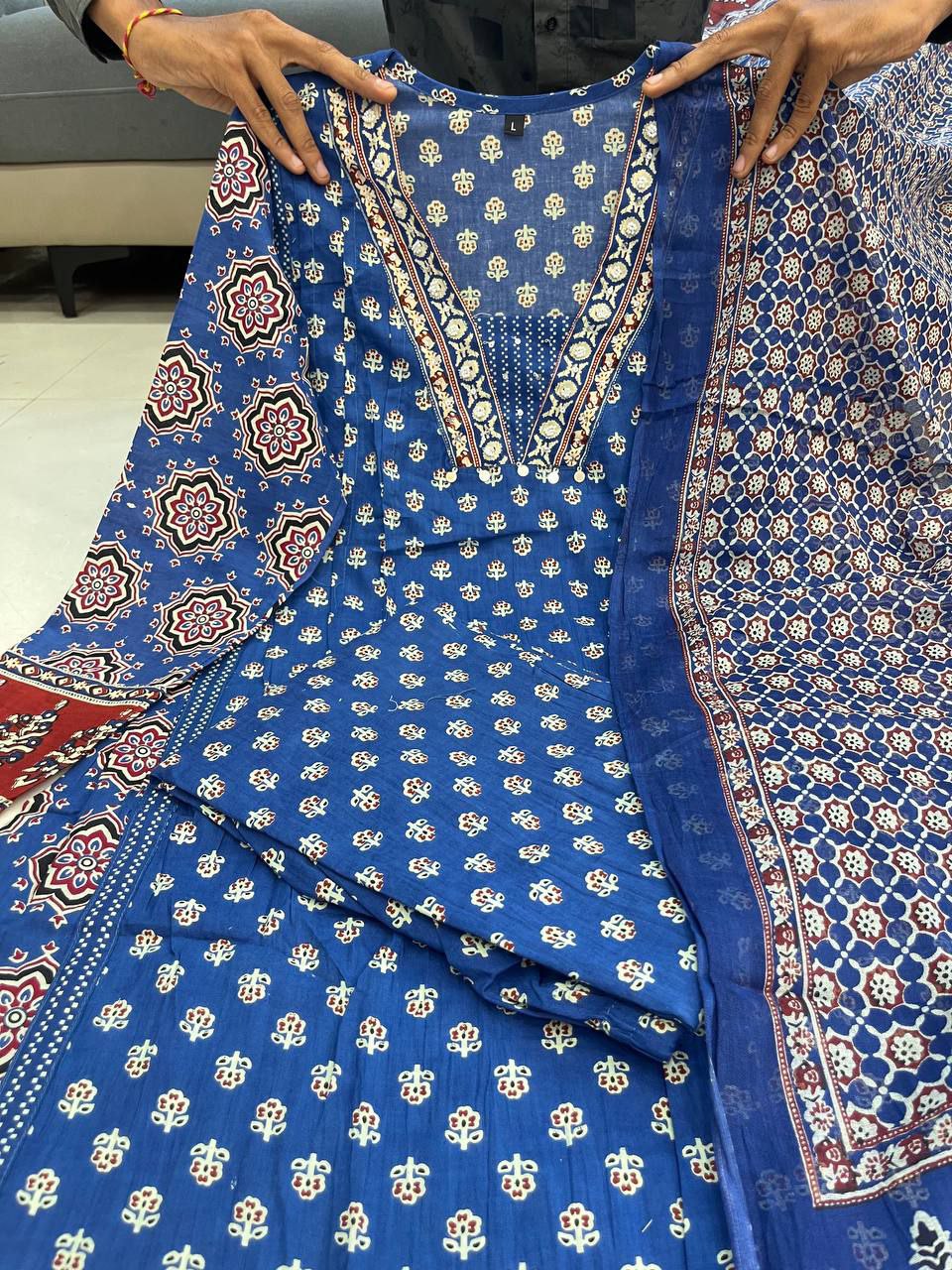 PREMIUM MAL COTTON KURTI PLAZO DUPATTA SET WITH HANDWORK NECK DETAILING