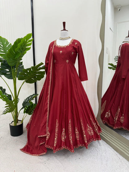 GRACEFUL DESIGNER ANARKALI SET IN NATURAL CREPE WITH THREAD & SEQUIN WORK