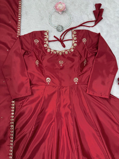 GRACEFUL DESIGNER ANARKALI SET IN NATURAL CREPE WITH THREAD & SEQUIN WORK