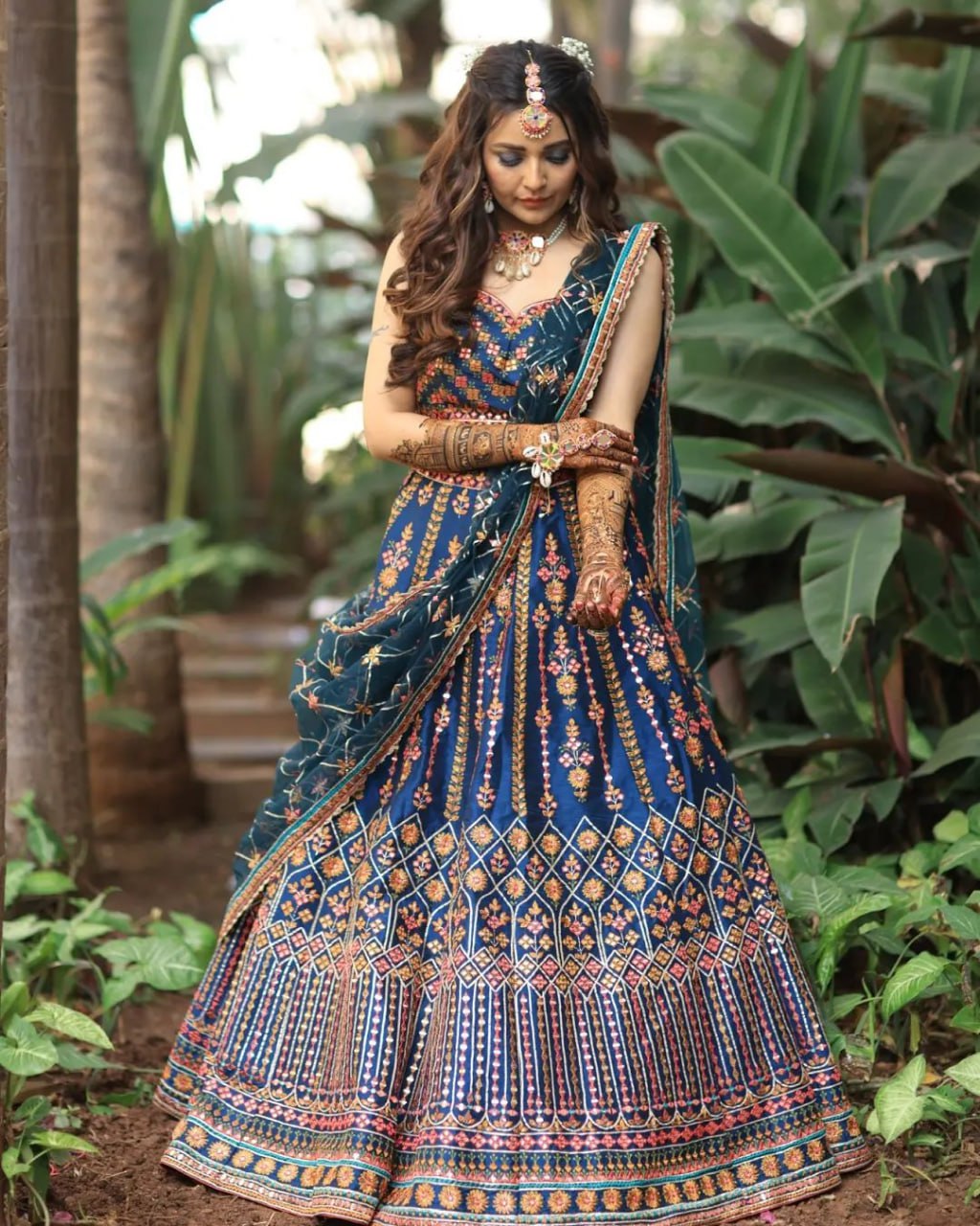ELEGANT CHINON LEHENGA CHOLI SET WITH INTRICATE SEQUINS & JARI EMBROIDERY