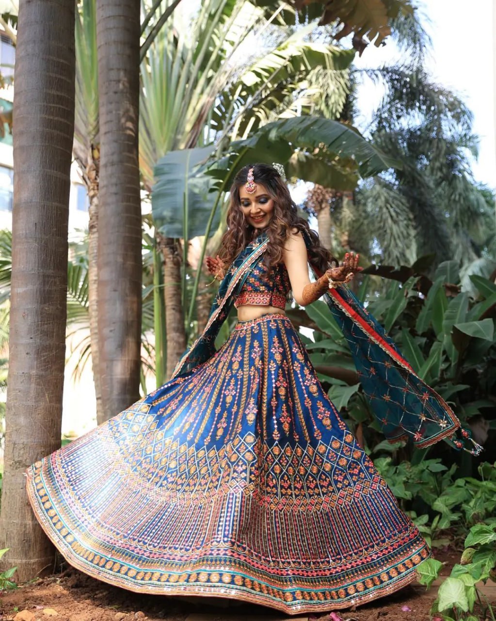 ELEGANT CHINON LEHENGA CHOLI SET WITH INTRICATE SEQUINS & JARI EMBROIDERY