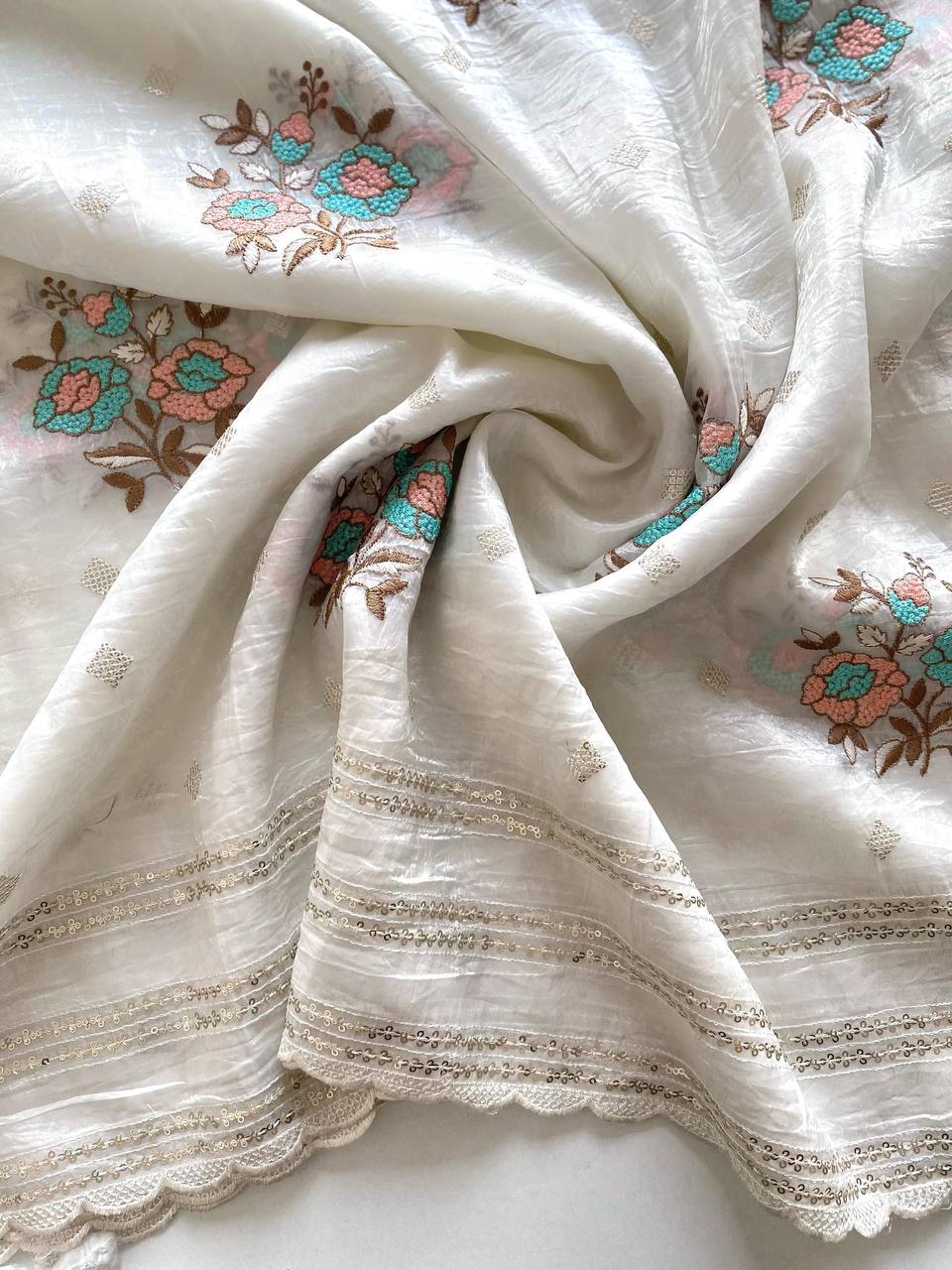 PREMIUM CRUSH ORGANZA DESIGNER SAREE WITH CONTRAST KALAMKARI BLOUSE