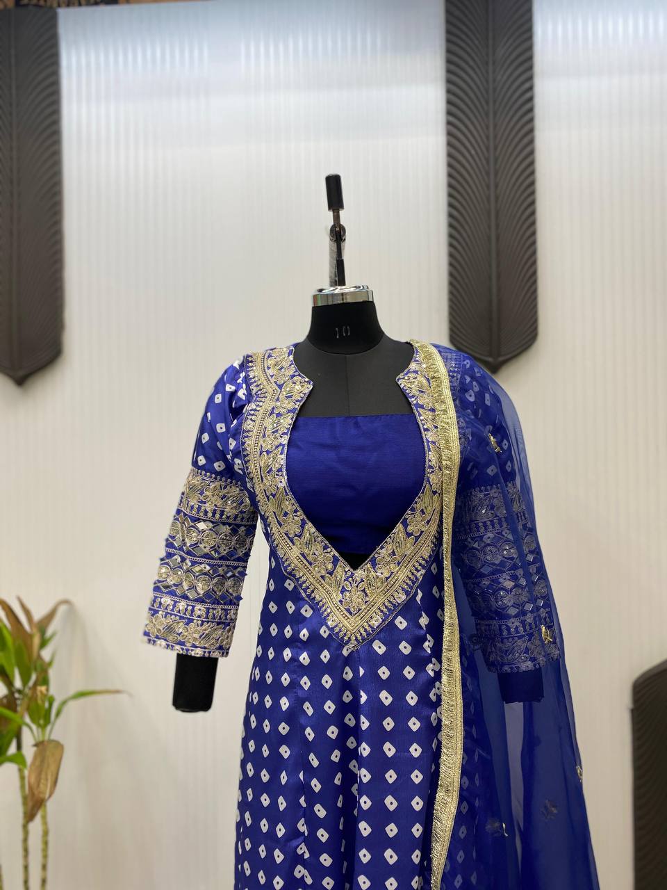 NEW TRENDY THREE-PIECE READY-TO-WEAR KURTA SET WITH TUBE BLOUSE