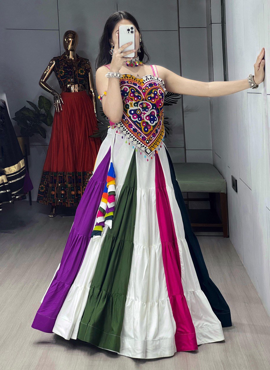 FESTIVE VIBES ALERT! COLOURFUL NAVARATRI CHOLI SET