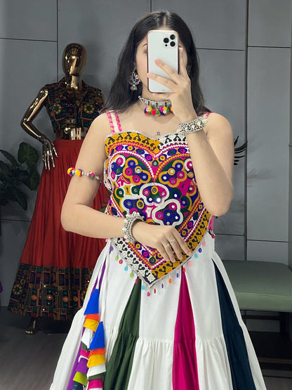 FESTIVE VIBES ALERT! COLOURFUL NAVARATRI CHOLI SET