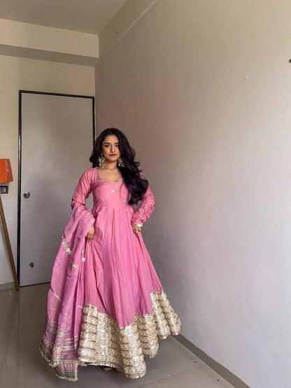 ELEGANT DESIGNER THREE-PIECE SET