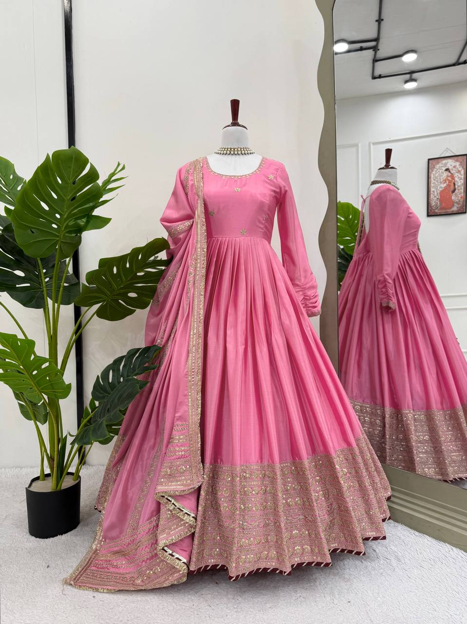 ELEGANT DESIGNER THREE-PIECE SET