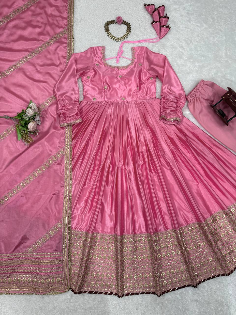 ELEGANT DESIGNER THREE-PIECE SET